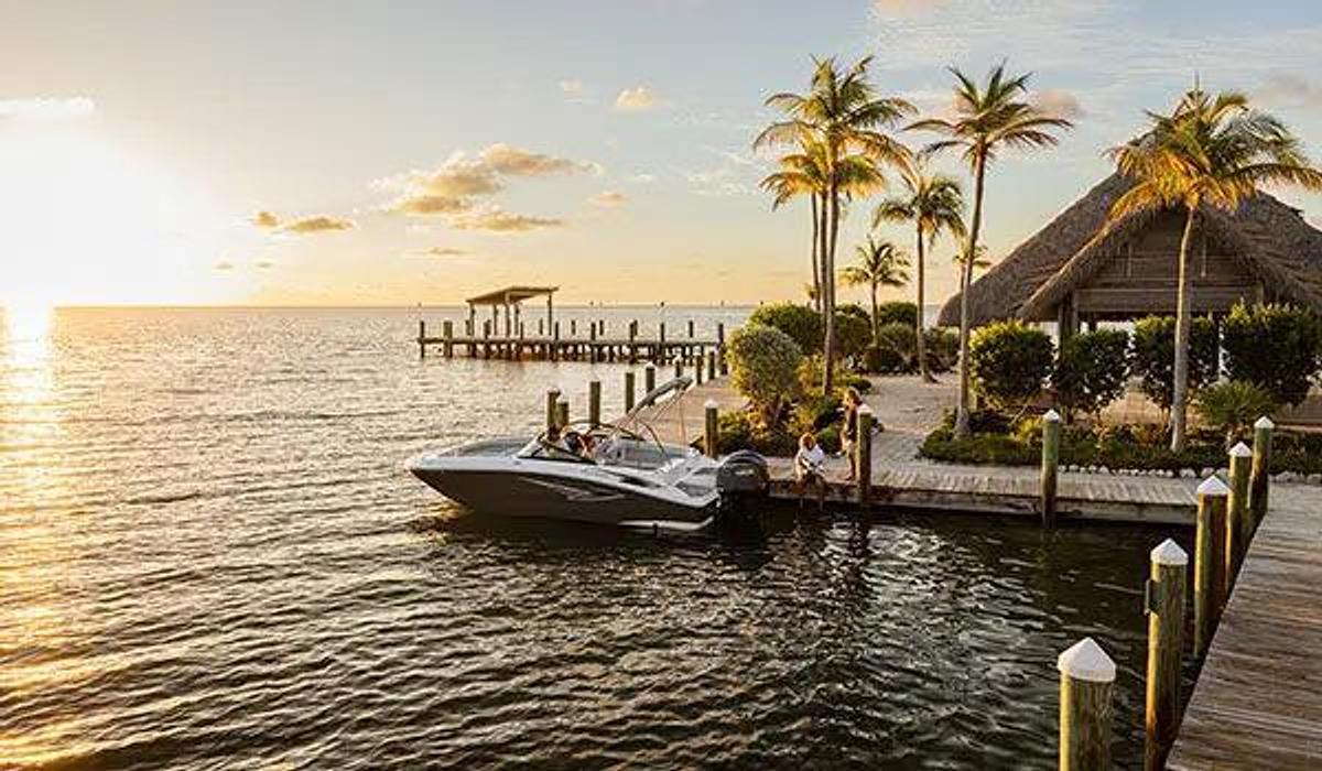 SunDeck 217 Outboard