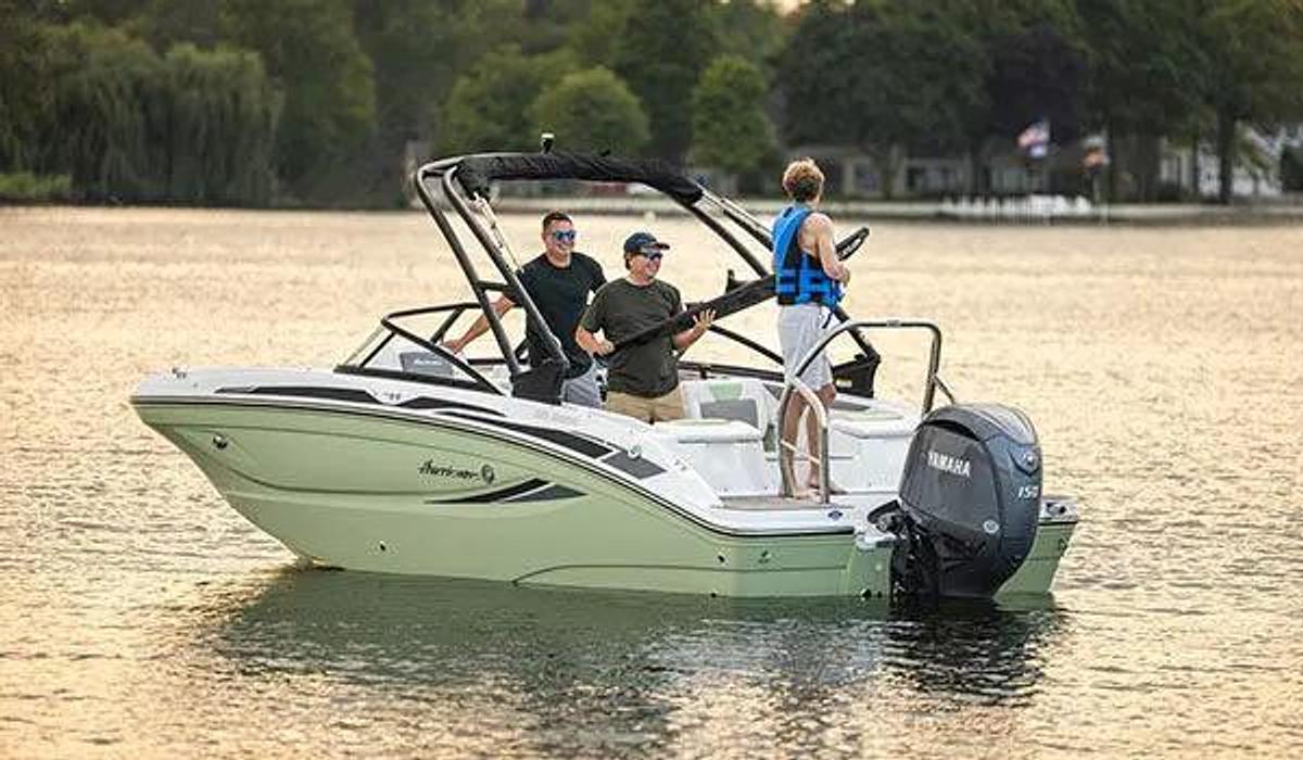 SunDeck 2050 Outboard