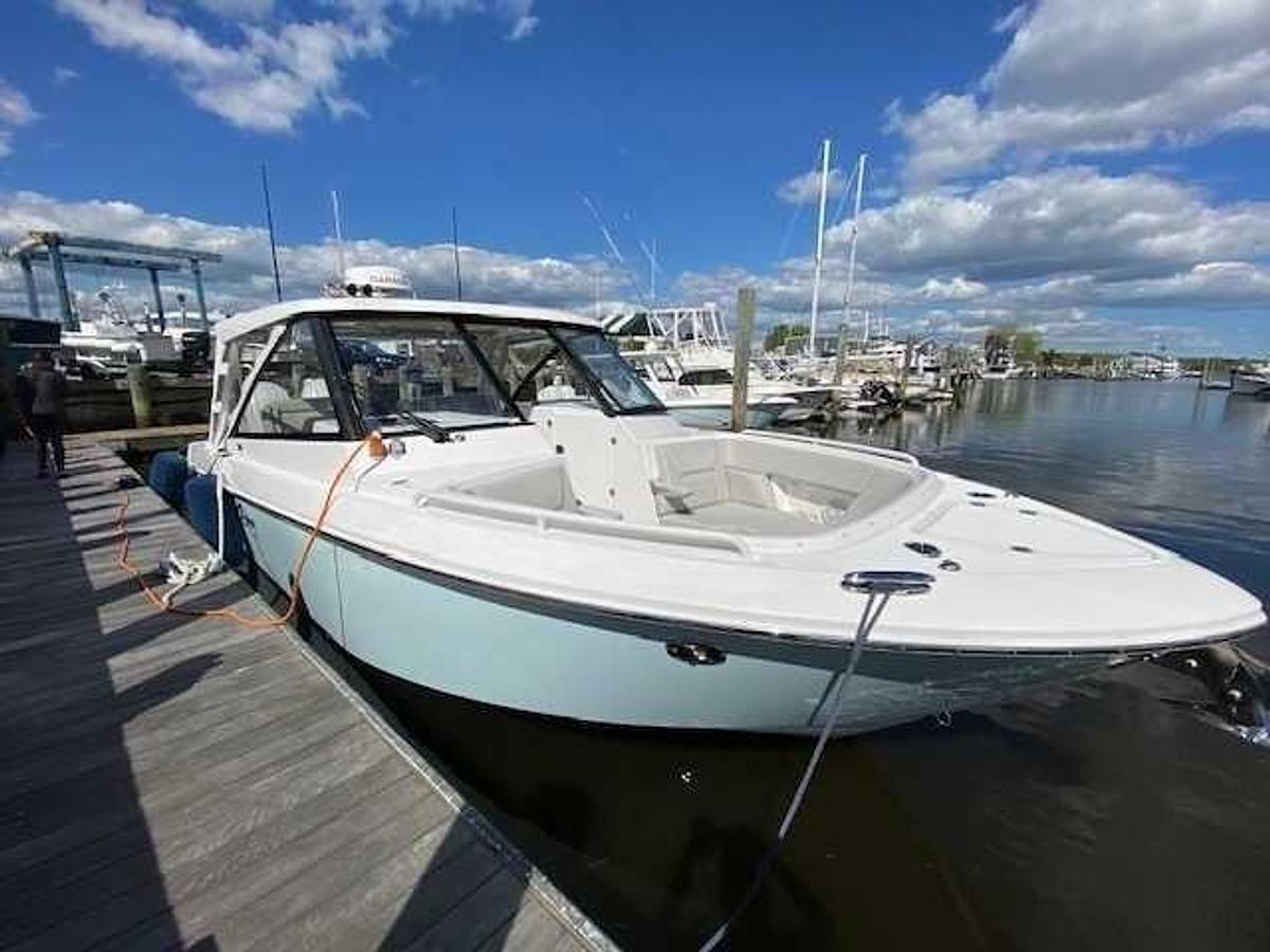 Used 2019 Everglades Boats 340DC