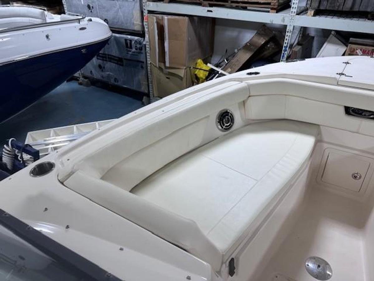 Used 2015 Grady-White Freedom 285 with NEW Yamaha Engines