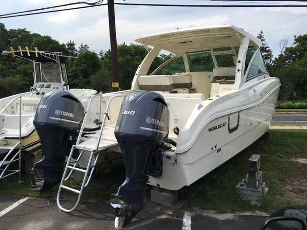 Used 2016 World Cat 320DC