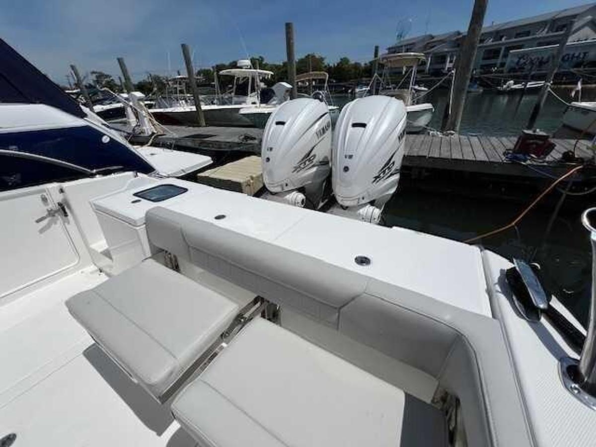 Used 2019 Everglades Boats 340DC