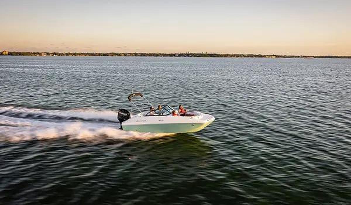 SunDeck 187 Outboard