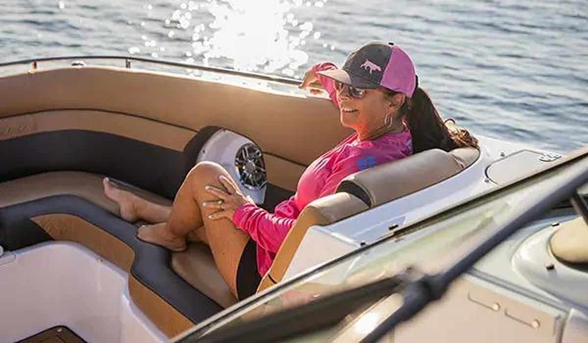 SunDeck 2486 Outboard