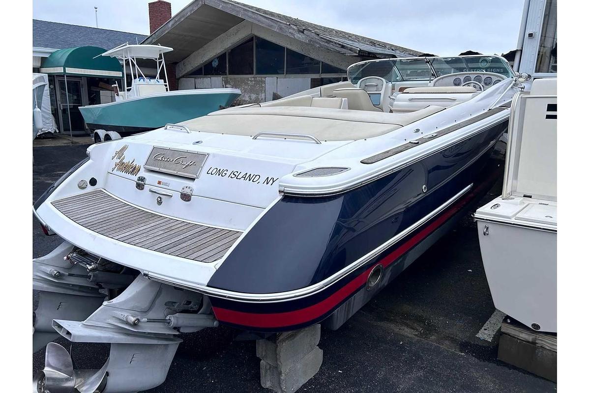 Used 2004 Chris Craft 28 Corsair