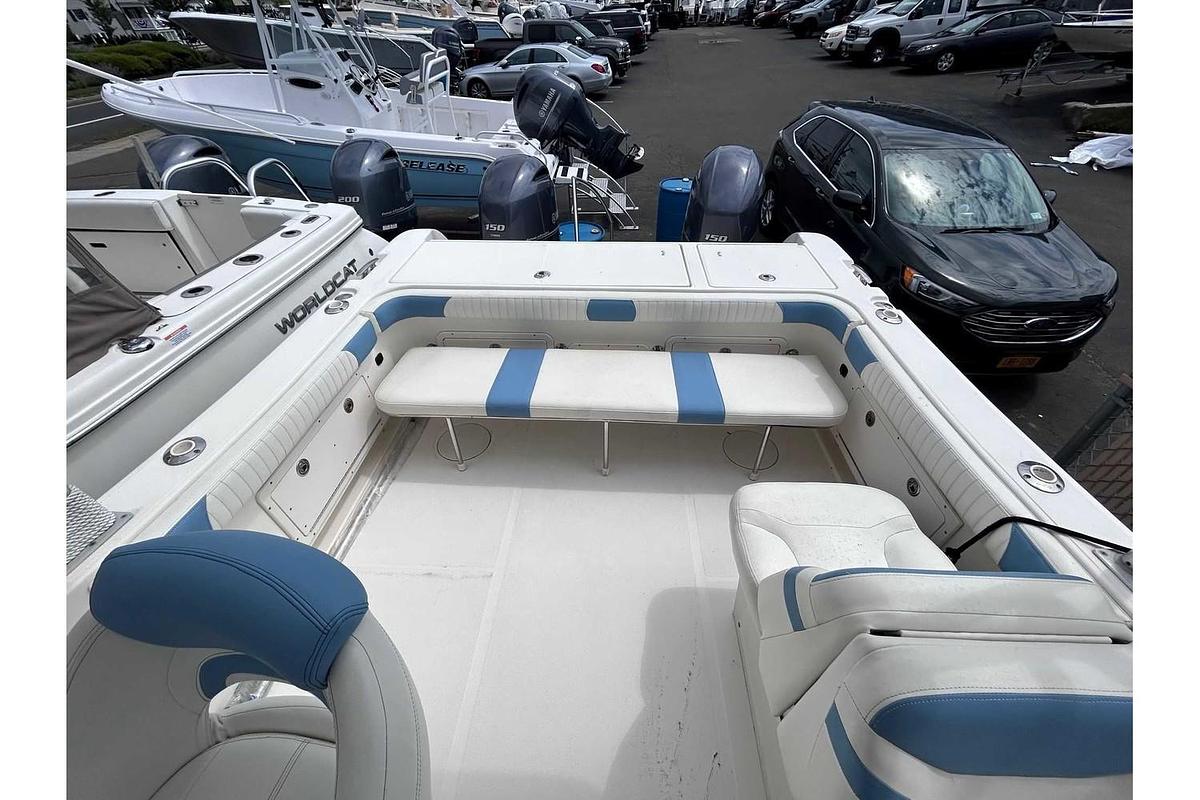 Used 2007 World Cat 250DC