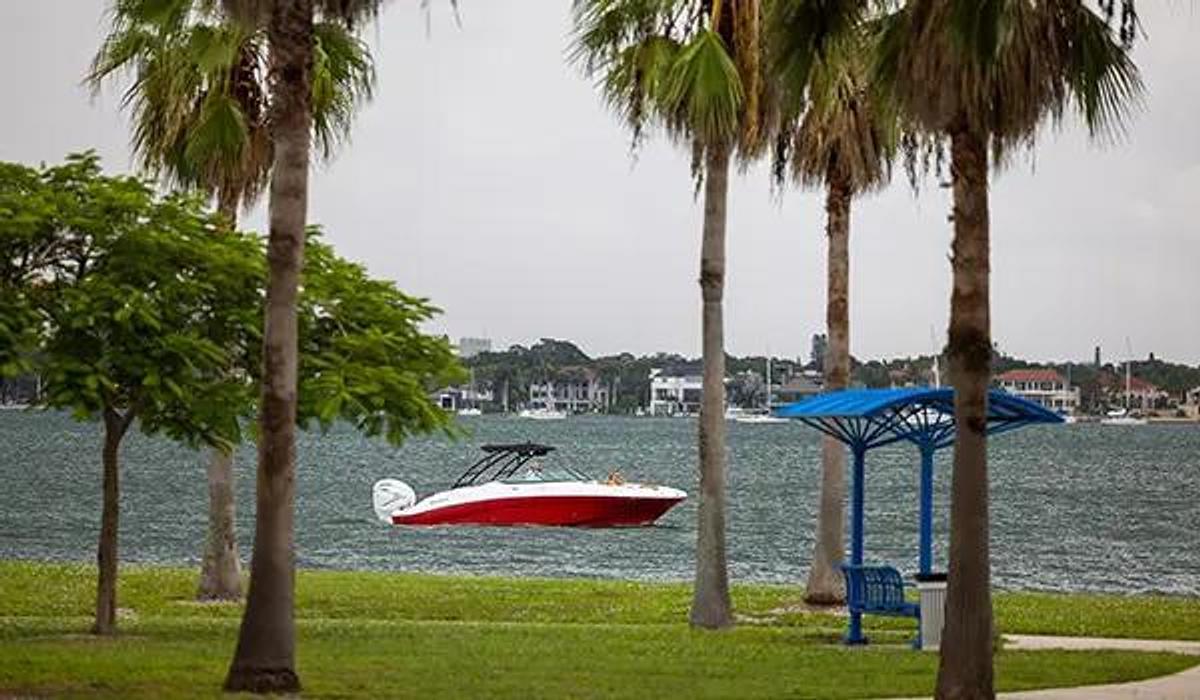SunDeck 2690 Outboard