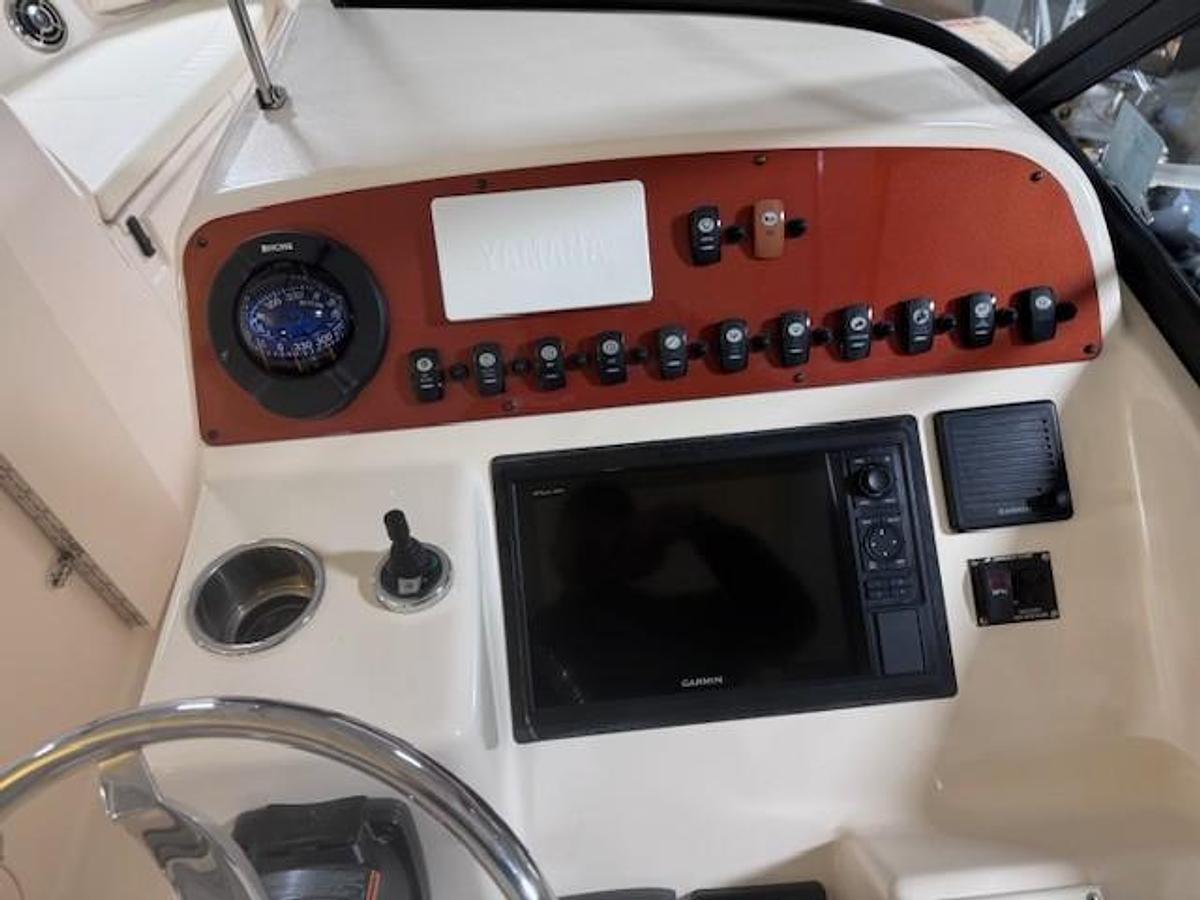 Used 2015 Grady-White Freedom 285 with NEW Yamaha Engines