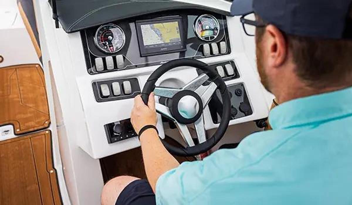 SunDeck 2690 Outboard
