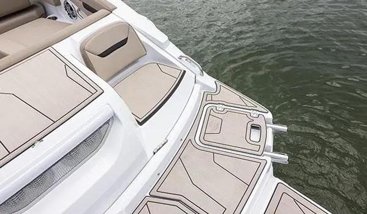 SunDeck Sport 205 IO Sterndrive