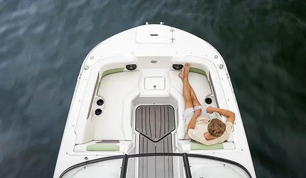 SunDeck 2050 Outboard