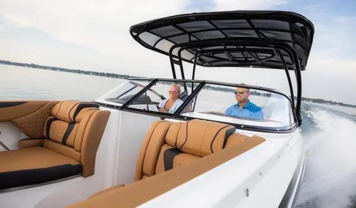 SunDeck 2600 Outboard