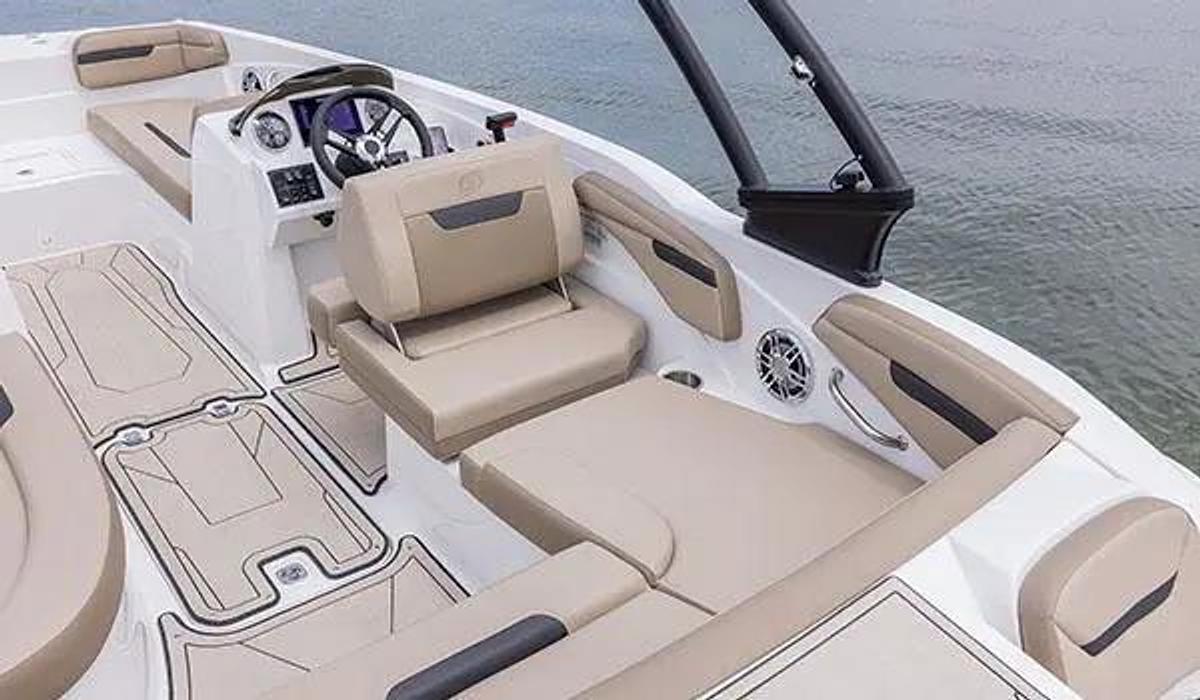 SunDeck Sport 205 IO Sterndrive