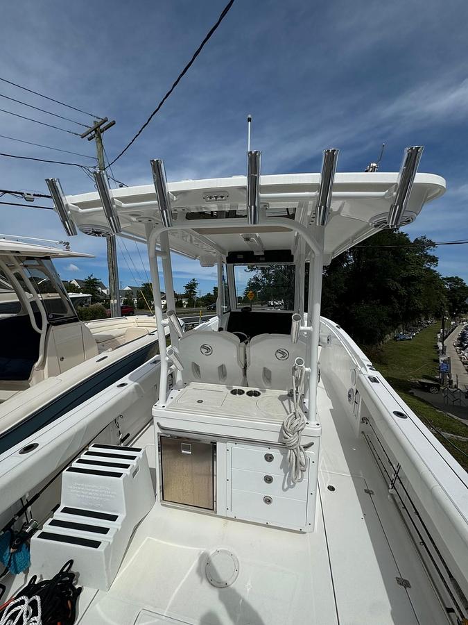 Used 2023 Edgewater 285 CC with Dual Yamaha F300