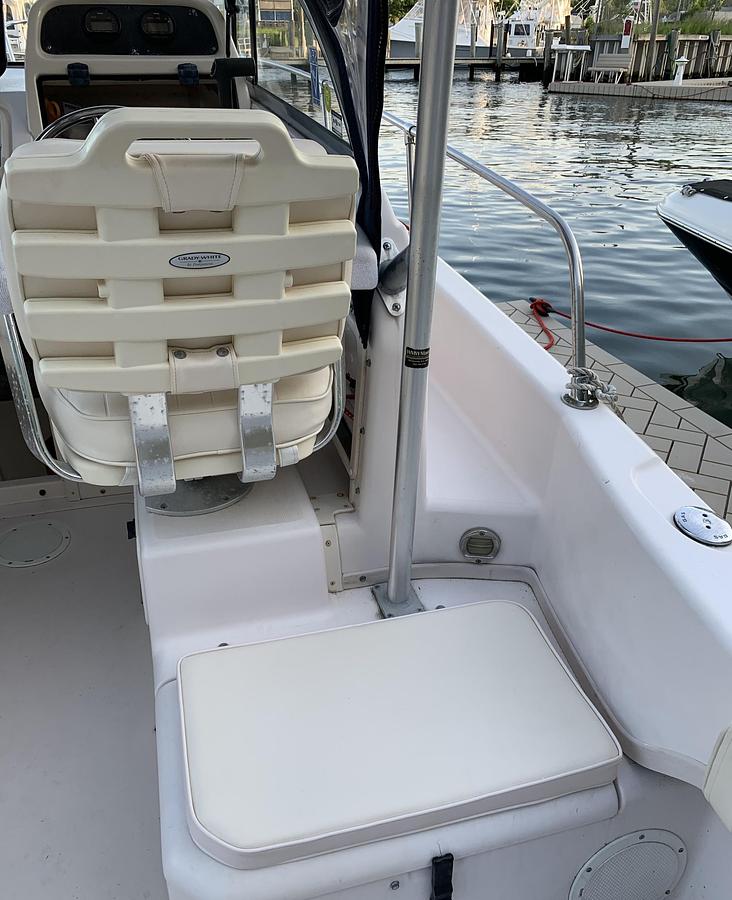 Used 2001 Grady White 226 Seafarer with 2008 Yamaha F250
