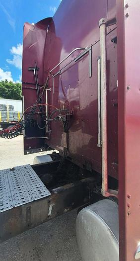 Used 2007 FREIGHTLINER Classic 120