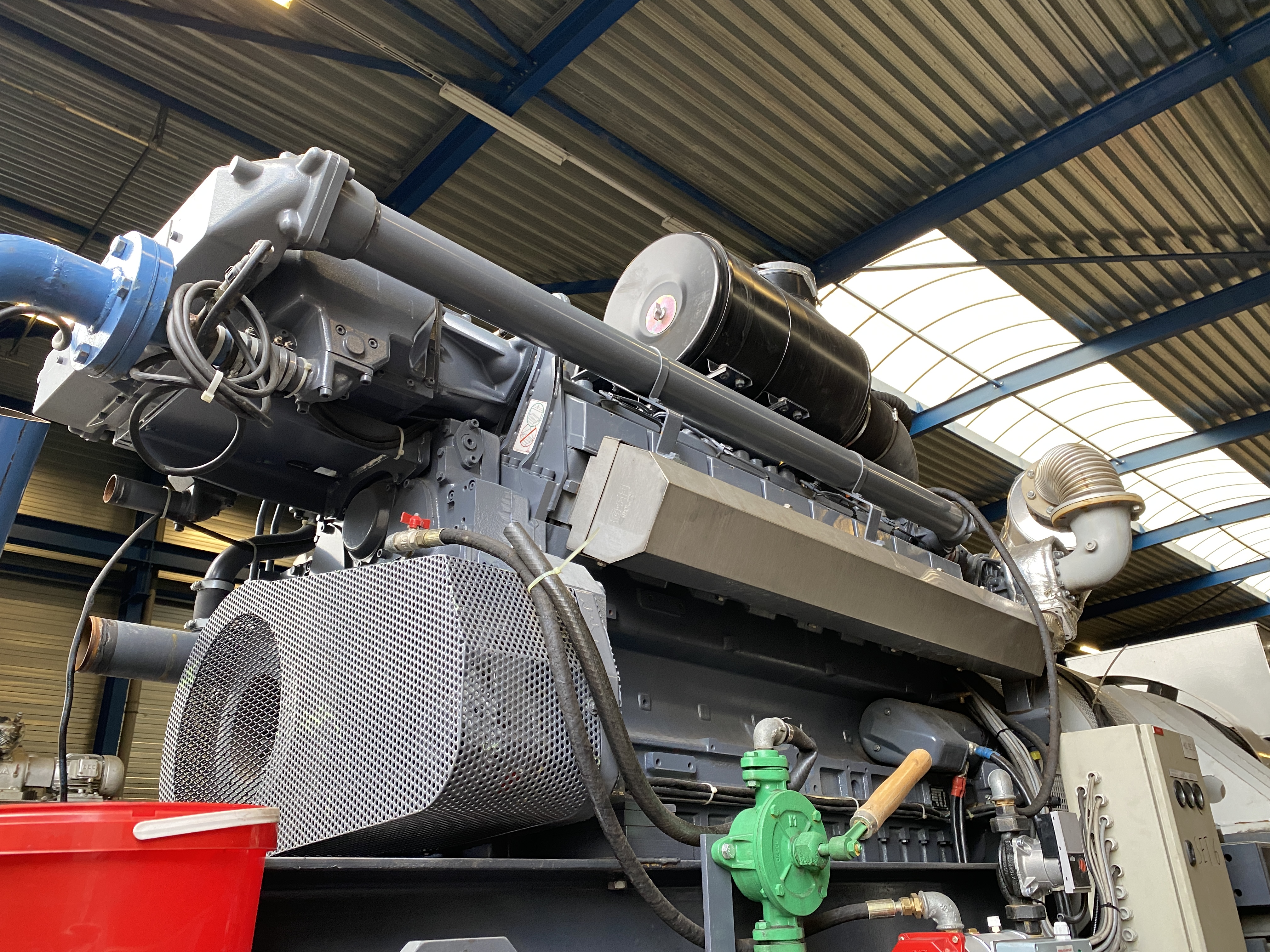 Used DEUTZ TBD 616-V16-G2 / EURO DIESEL STATO ALTERNATOR 1000 KVA DRUPS