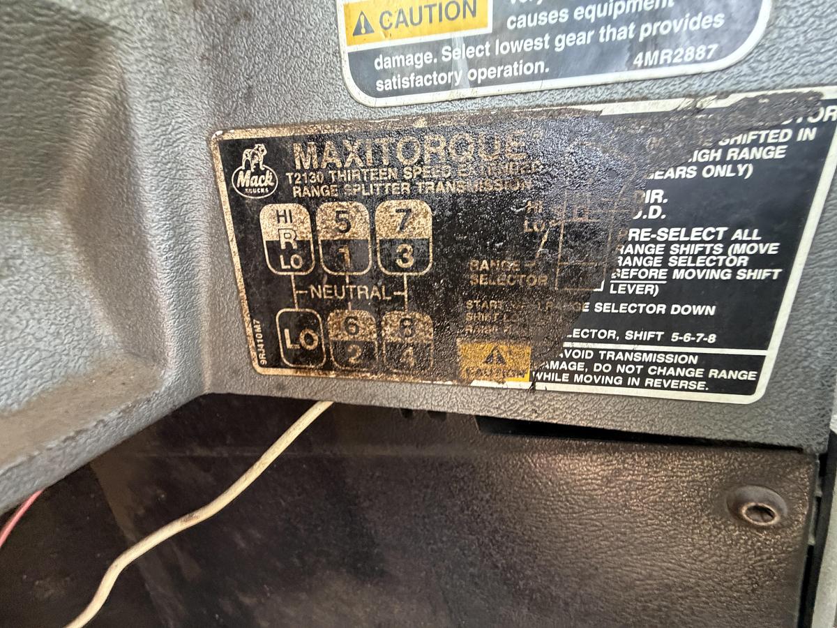 Used 1998 Mack CL700
