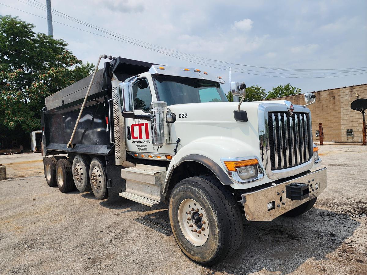 Used 2024 International HX520