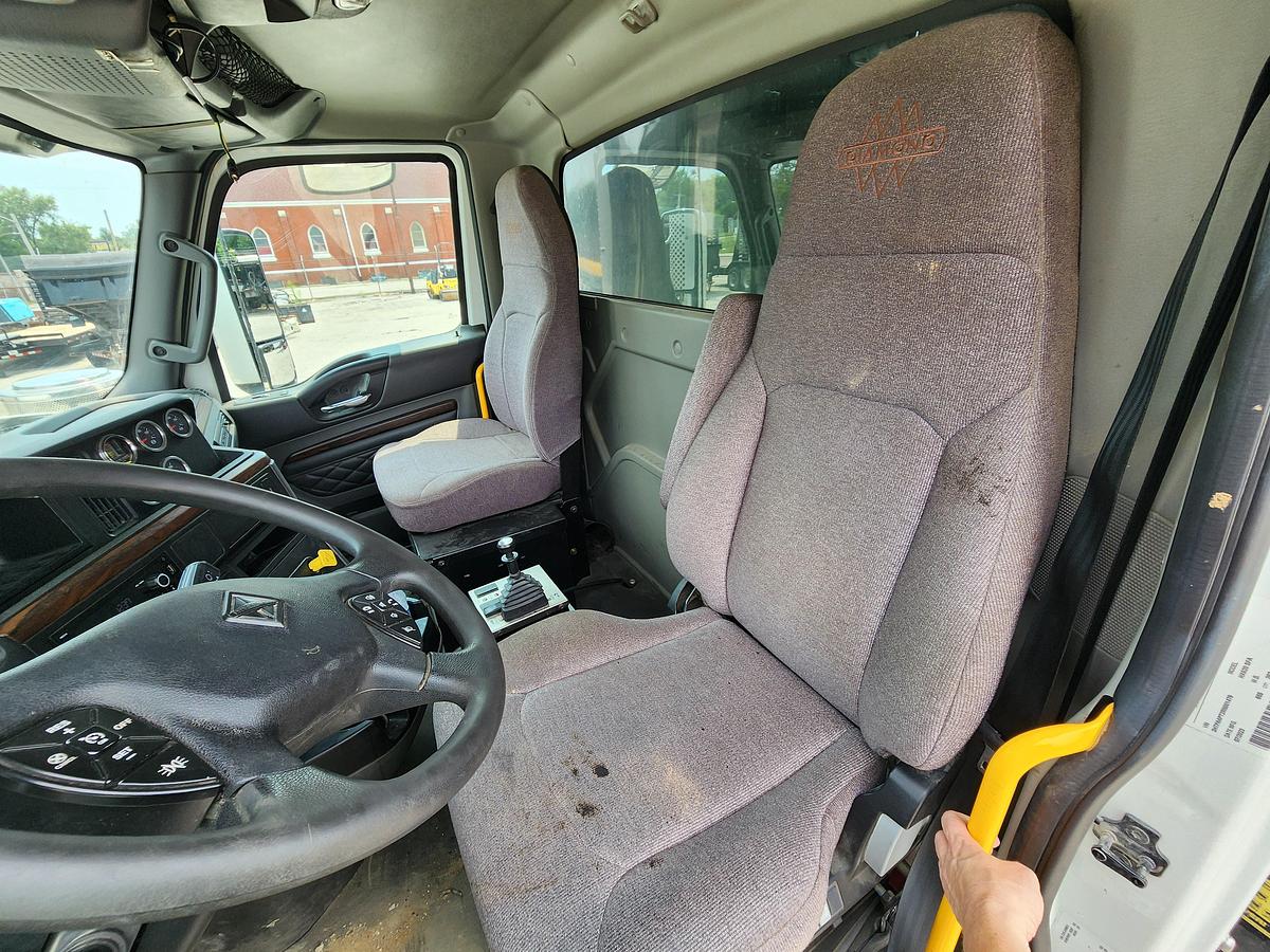Used 2024 International HX520