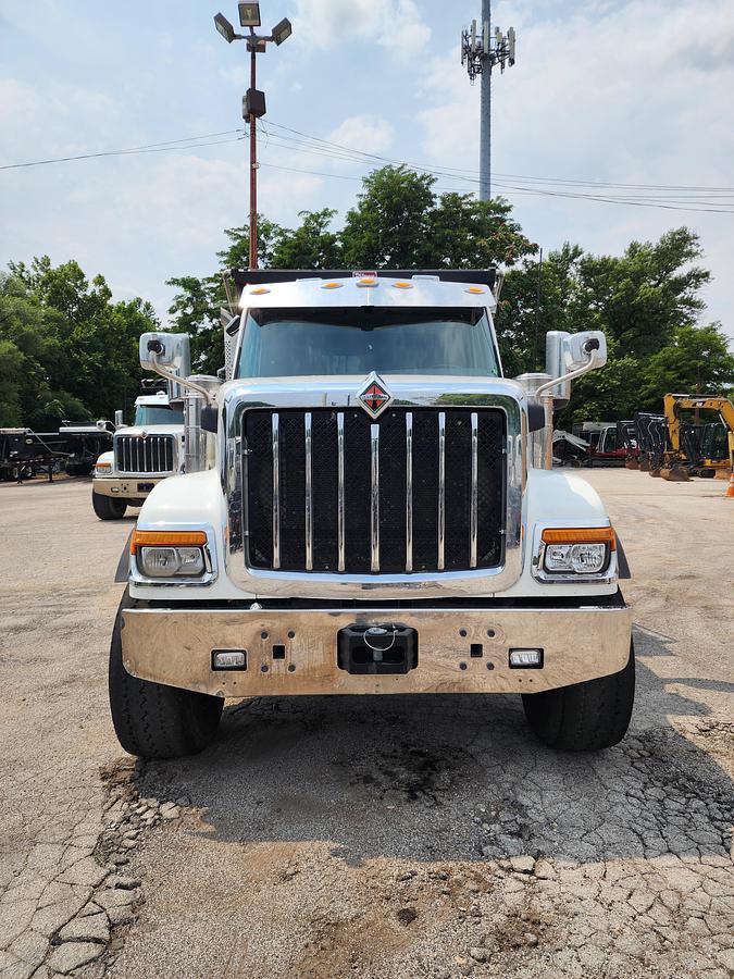 Used 2024 International HX520