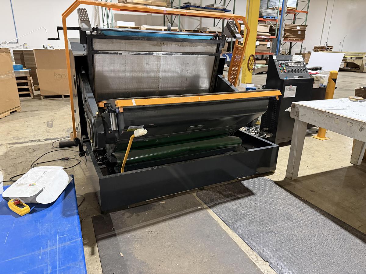 Used Royo ML1500 Clamshell Die Cutter