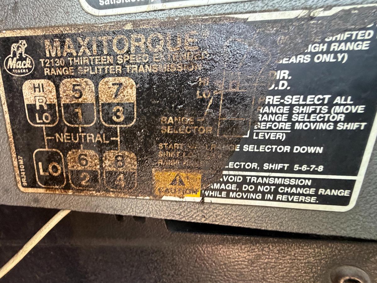 Used 1998 Mack CL700