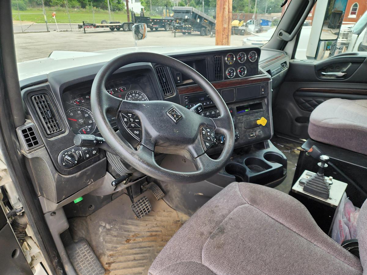 Used 2024 International HX520