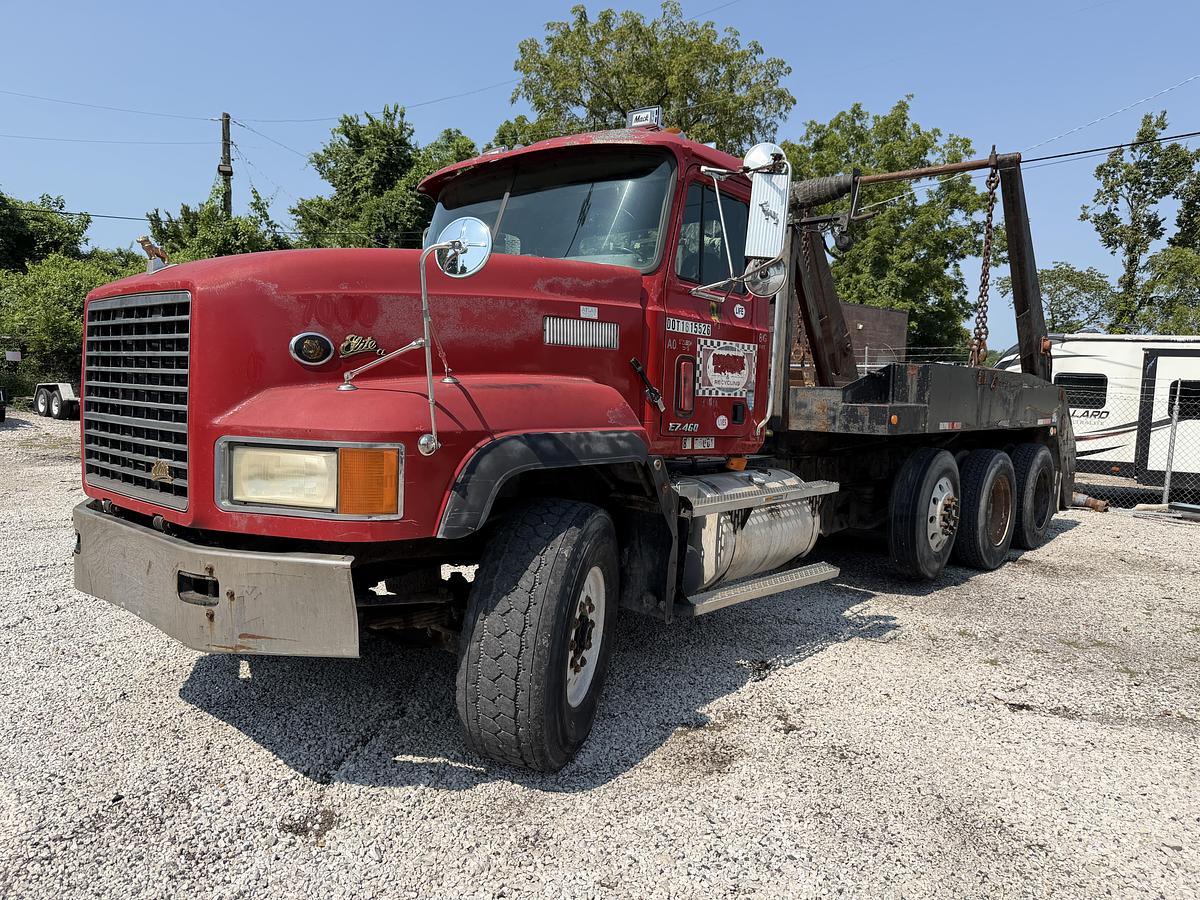 Used 1998 Mack CL700