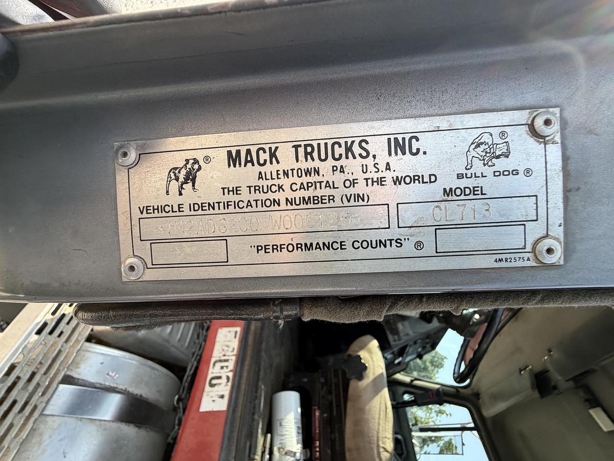 Used 1998 Mack CL700