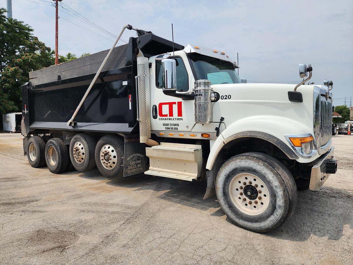 Used 2024 International HX520