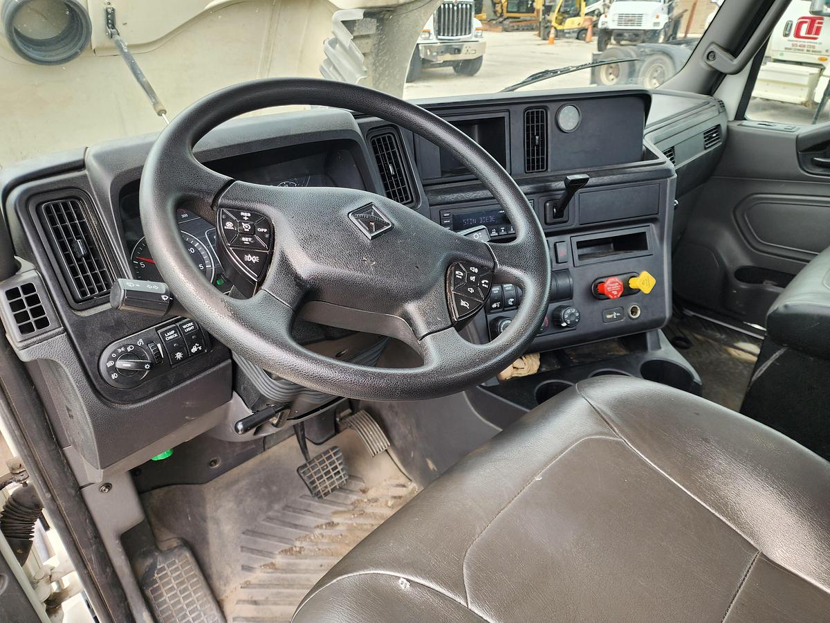 Used 2025 International LT625