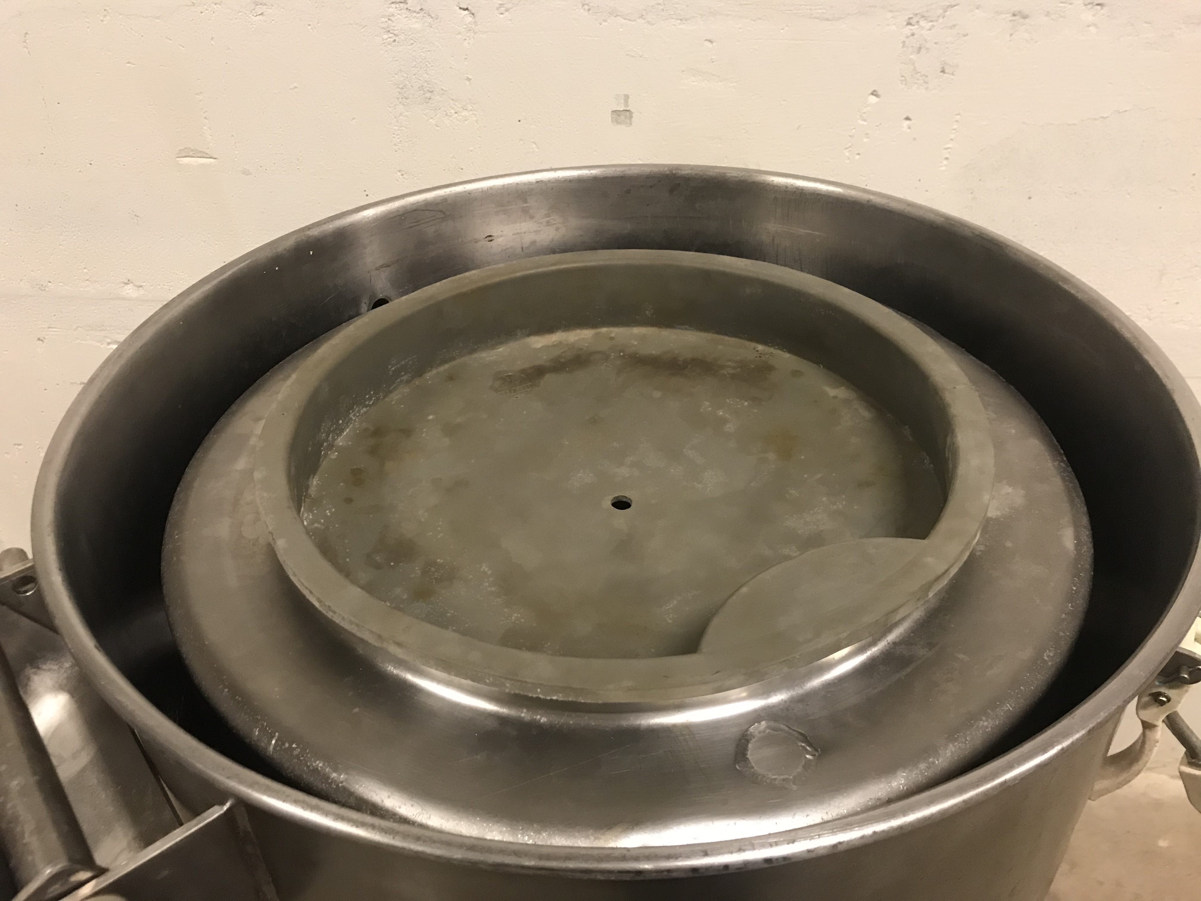 Begagnad Röscher Tumlare / Blandare med tipp ca 150 liter