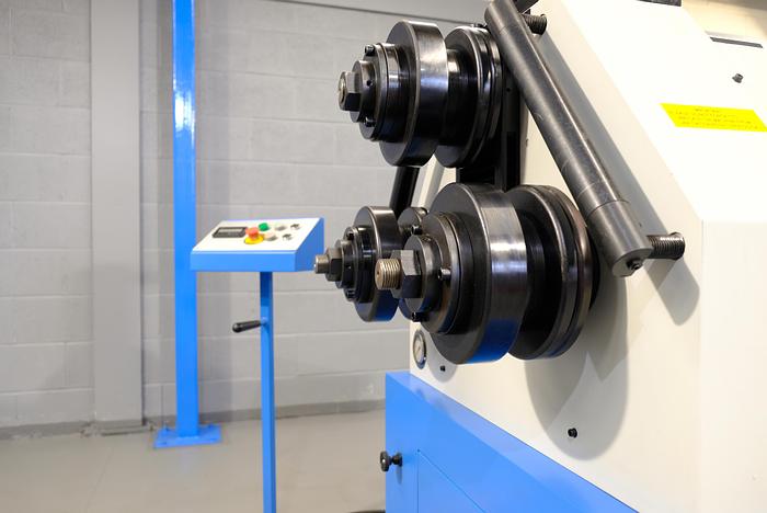 Mach-Roll 65 Hydraulic Section Roller