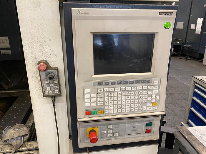 Gebraucht Wire eroding machine MAKINO EU 64