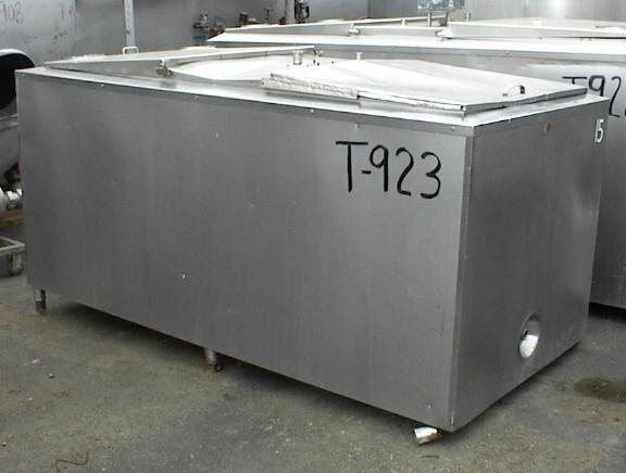 Usado 650 GALLON BULK TANK