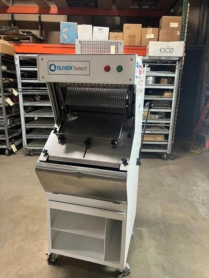 Used Oliver Select Bread Slicer - 747-NS - 1/2" Slice - Demo Unit