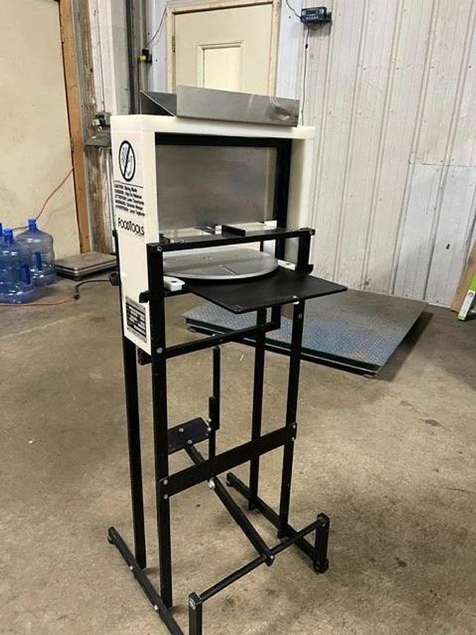 Refurbished Food Tools Cake and Pie Slicer - Model CS-1FP