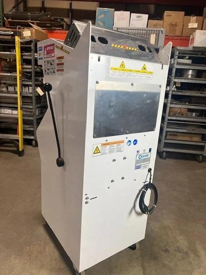 Used Oliver Select Bread Slicer - 747-NS - 1/2" Slice - Demo Unit