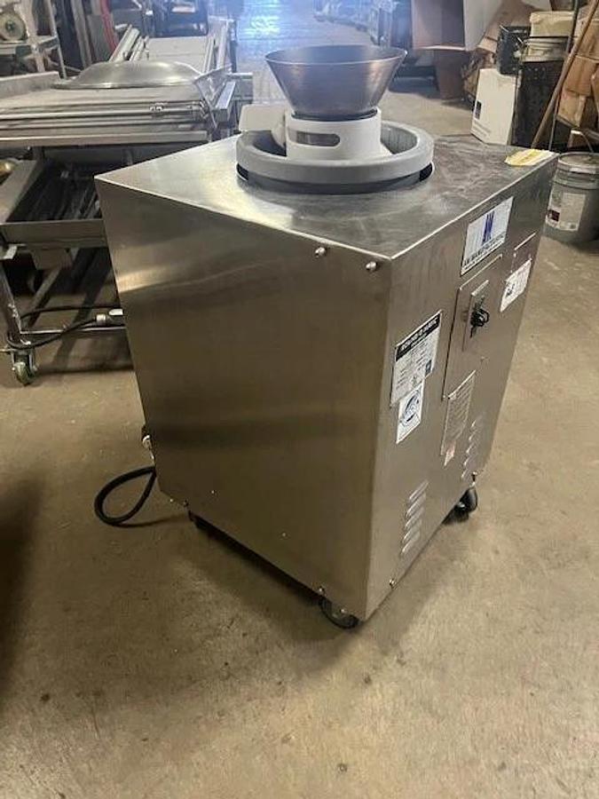 Used AM Manufacturing Round-O-Matic Dough Rounder - R900