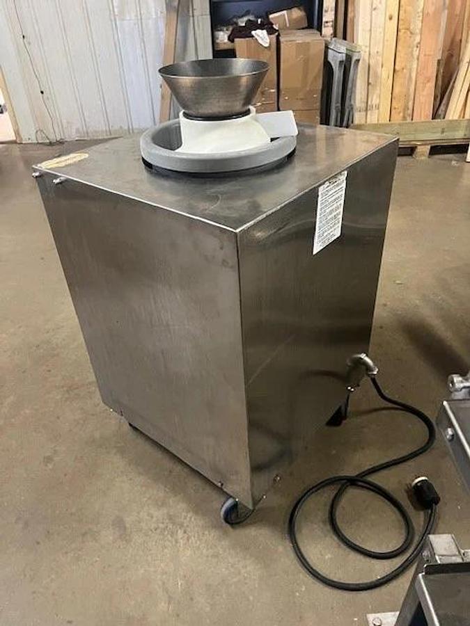 Used AM Manufacturing Round-O-Matic Dough Rounder - R900