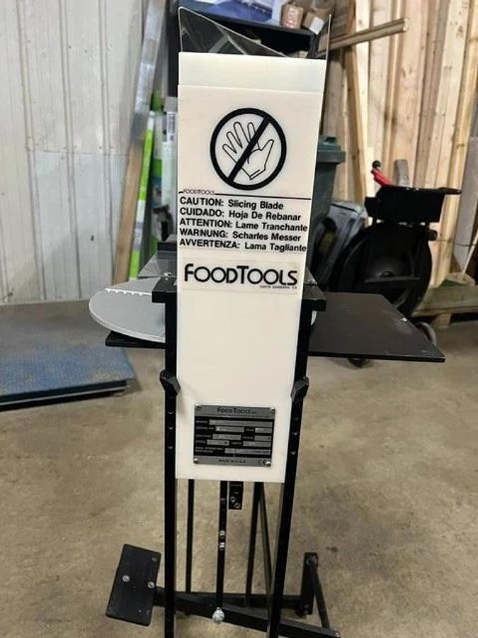 Refurbished Food Tools Cake and Pie Slicer - Model CS-1FP