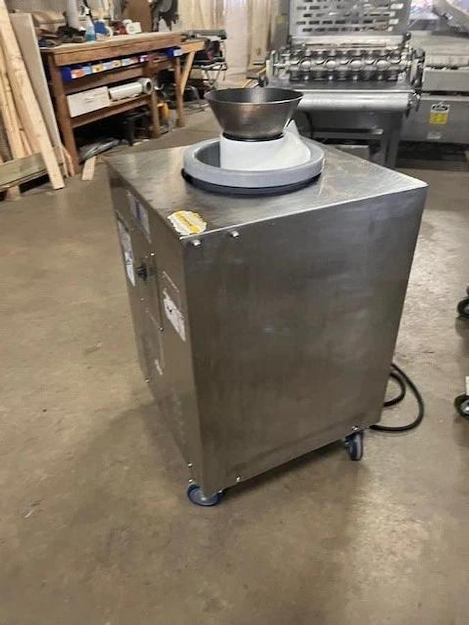 Used AM Manufacturing Round-O-Matic Dough Rounder - R900