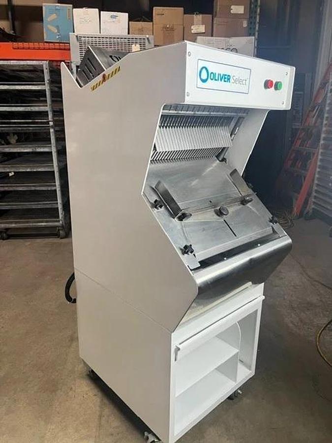 Used Oliver Select Bread Slicer - 747-NS - 1/2" Slice - Demo Unit