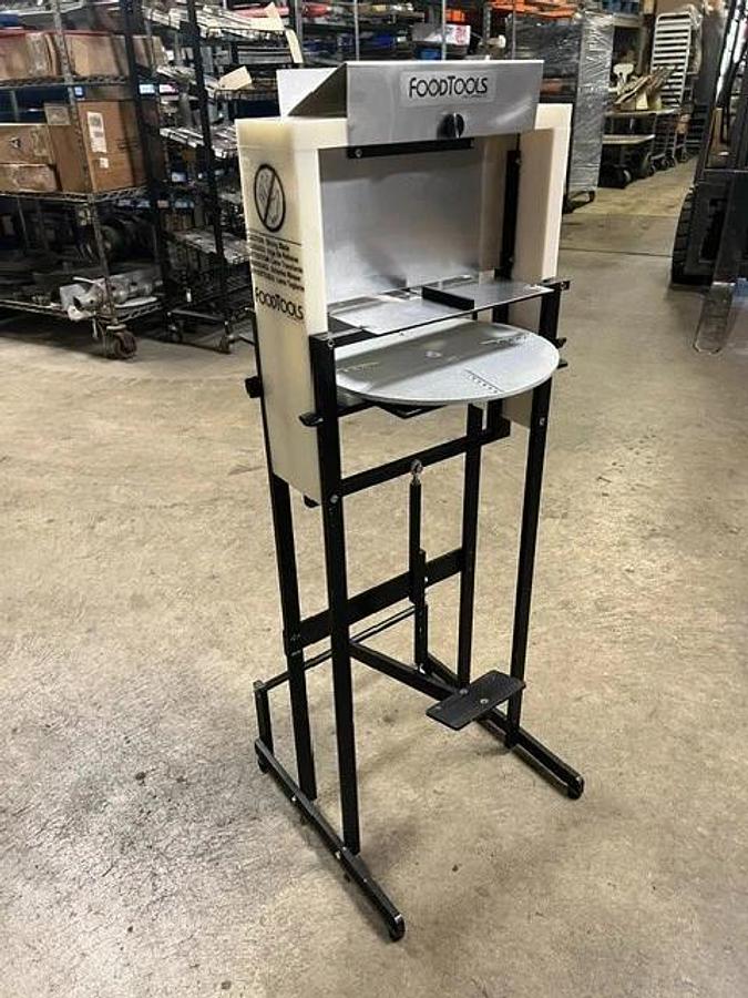 Refurbished Food Tools Cake and Pie Slicer - Model CS-1FP