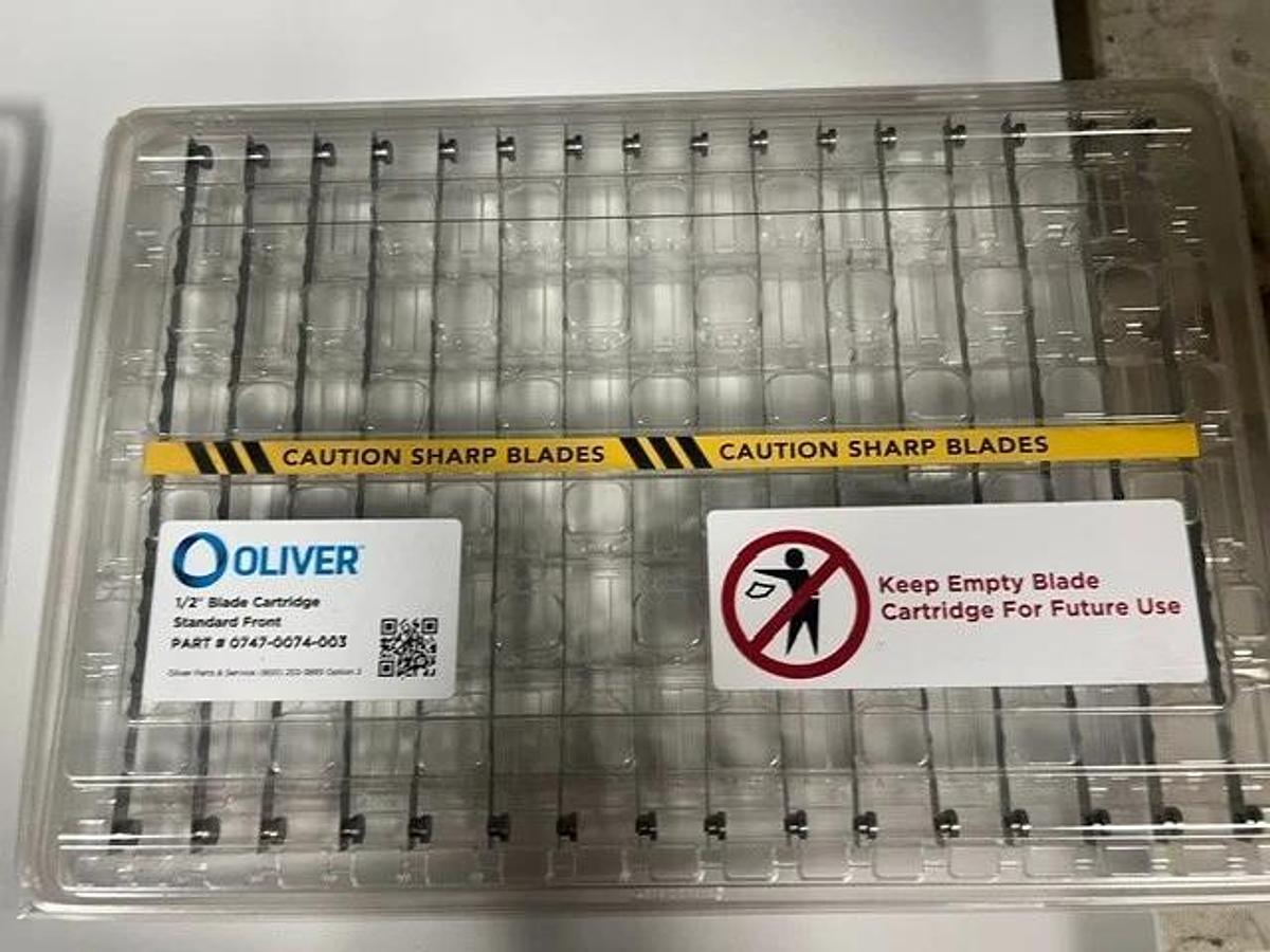 Used Oliver Select Bread Slicer - 747-NS - 1/2" Slice - Demo Unit