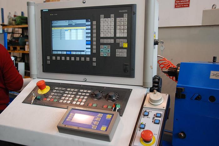 Gebraucht CNC Aussenrundschleifmaschine TOS HOLMONTA UB63/850/4000