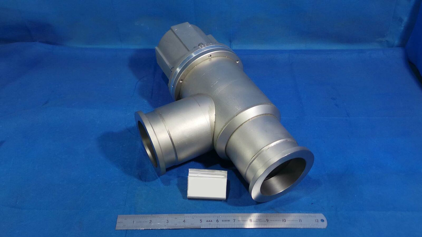 Used ANELVA AV055 Gate Valve, AV055 / F18-GV-007 / ANELVA / Semiconductor Part ( Part was C