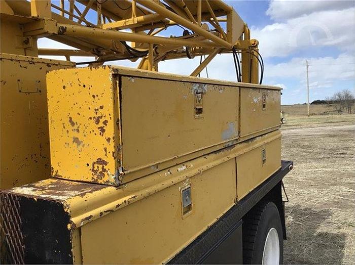 Used 2005 Smeal 10T Pump Hoist Rig