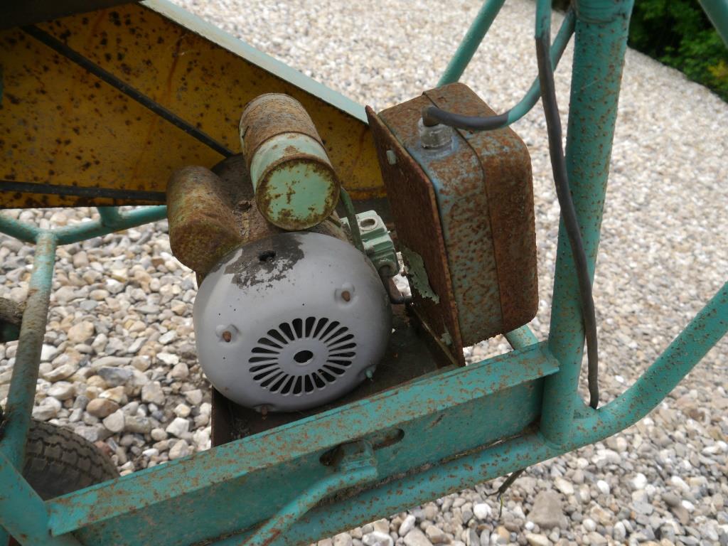 Used Gryphon Bale Elevator